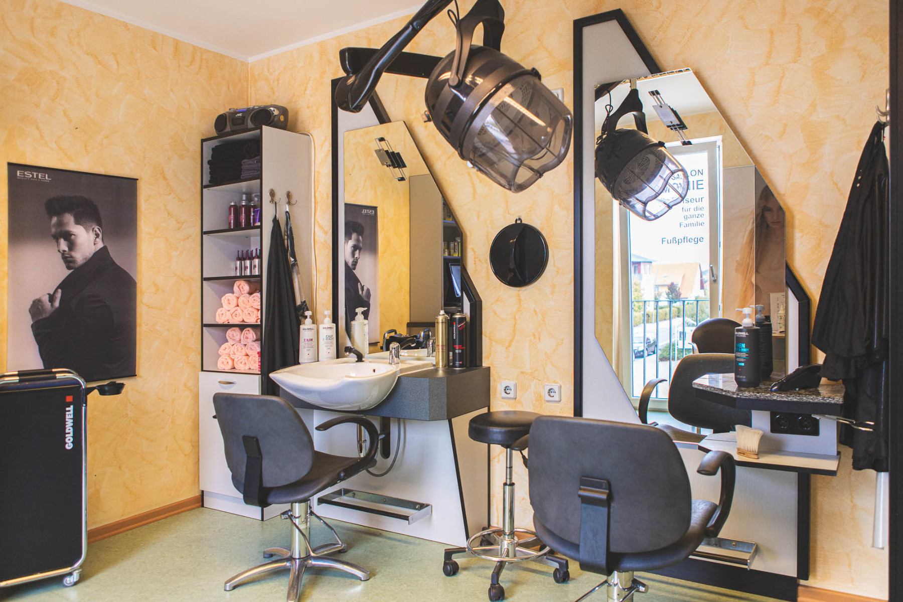 Salon „Harmonie“ Elegant Friseure